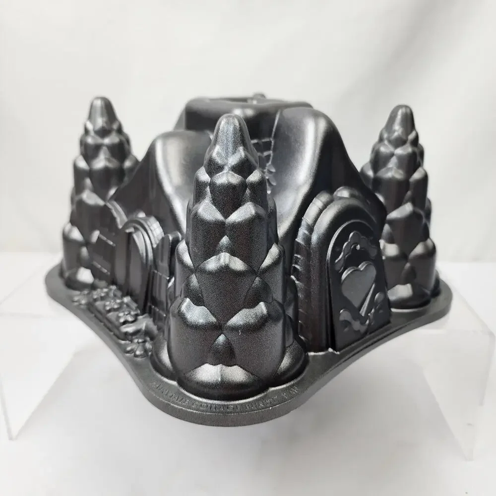 Nordic Ware Fairy Tale Cottage Bundt Cake Pan Heavy Cast Aluminum 10 Cup USA